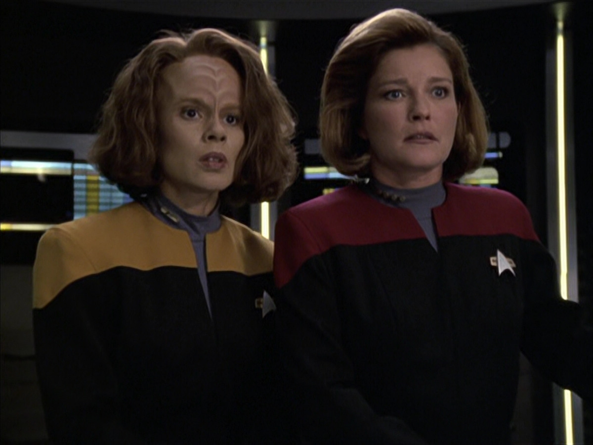 extant_StarTrek_VOY_6x12-BlinkOfAnEye_01834.jpg