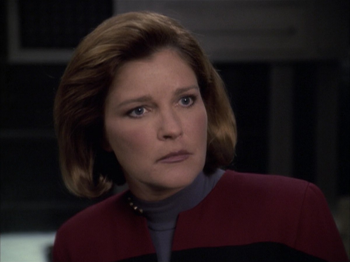 extant_StarTrek_VOY_6x12-BlinkOfAnEye_02013.jpg