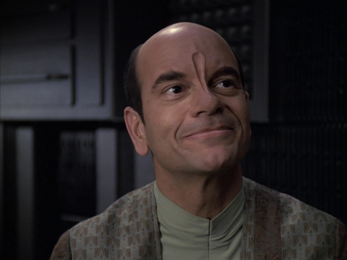 extant_StarTrek_VOY_6x12-BlinkOfAnEye_02030.jpg