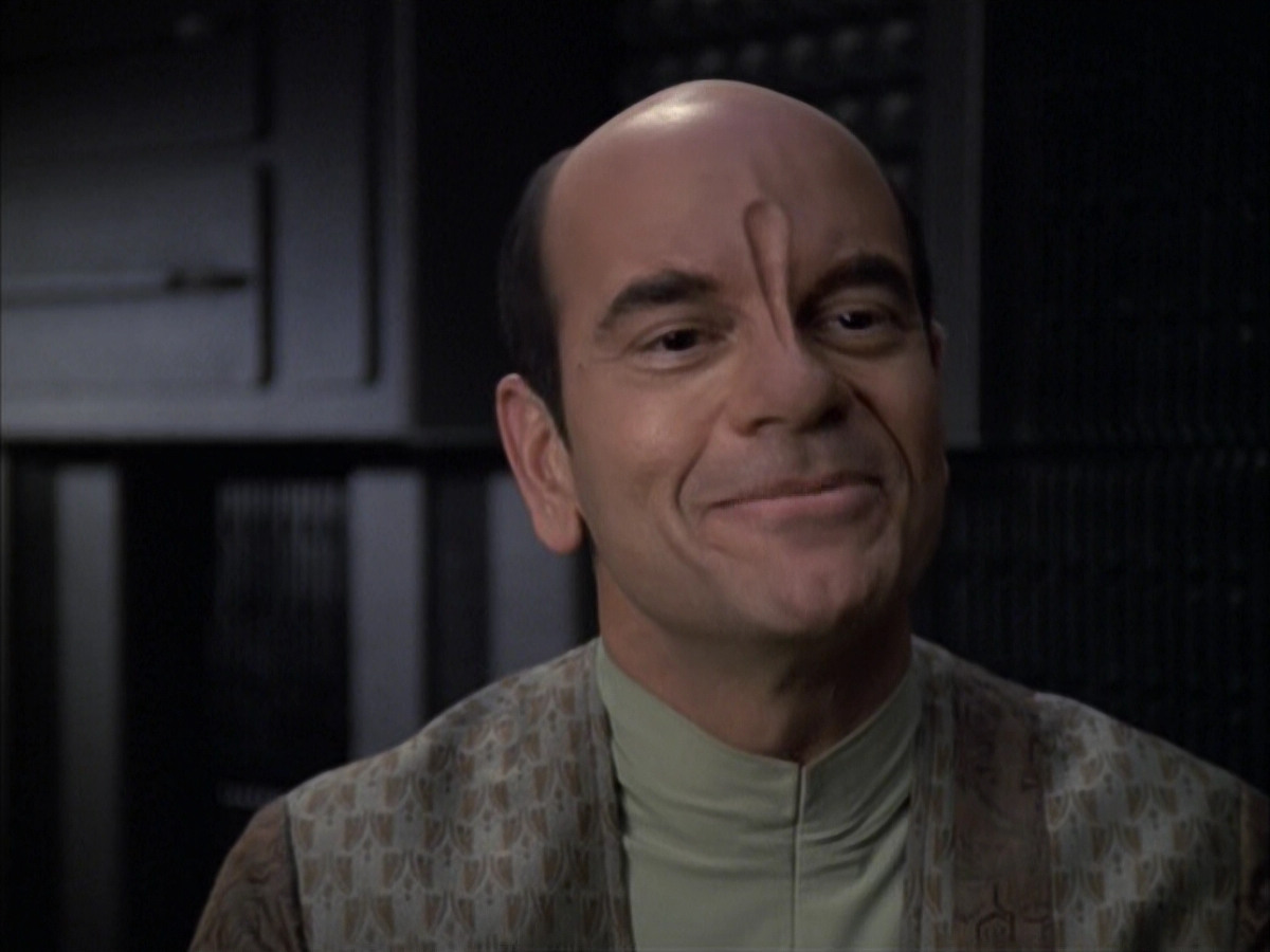 extant_StarTrek_VOY_6x12-BlinkOfAnEye_02033.jpg
