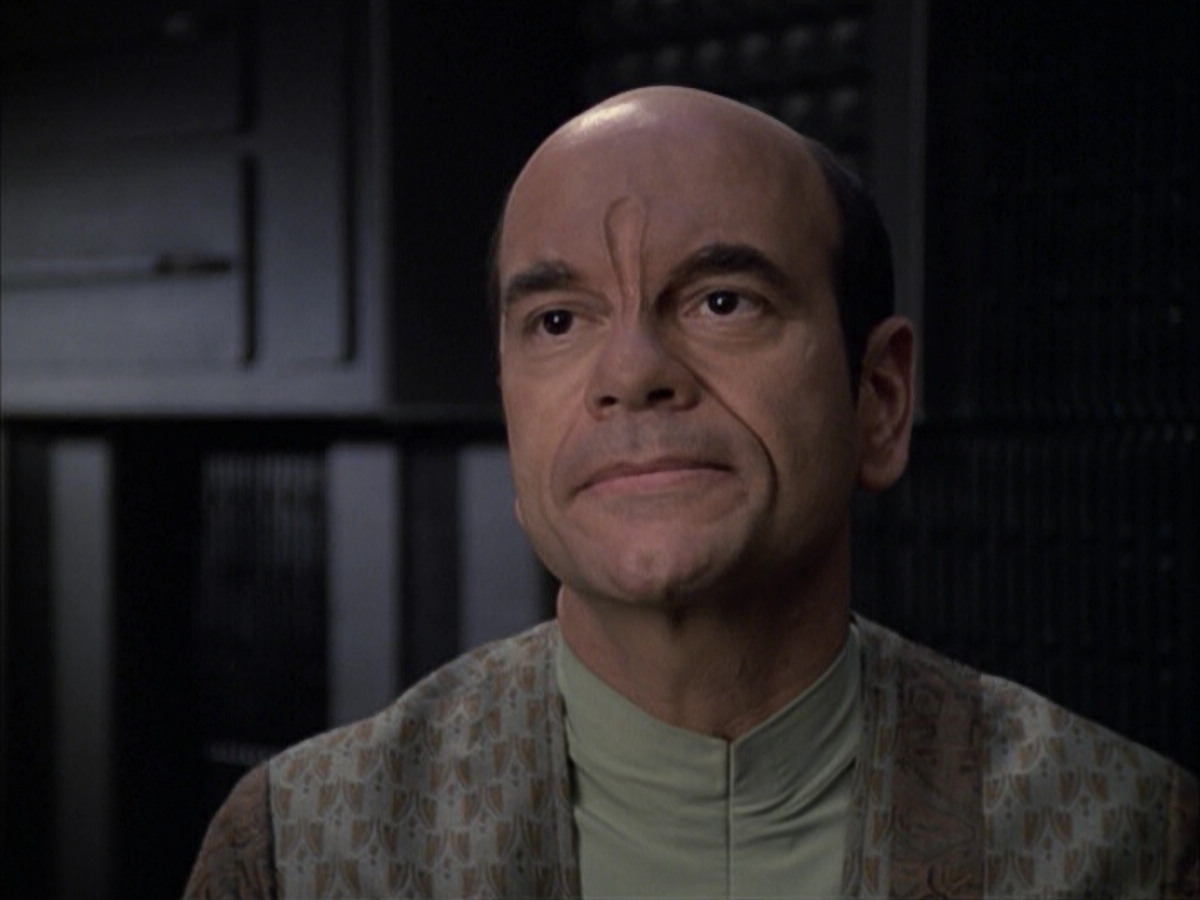extant_StarTrek_VOY_6x12-BlinkOfAnEye_02038.jpg