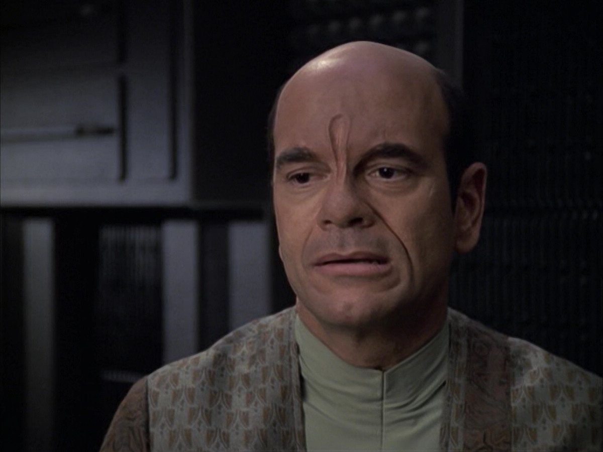 extant_StarTrek_VOY_6x12-BlinkOfAnEye_02045.jpg