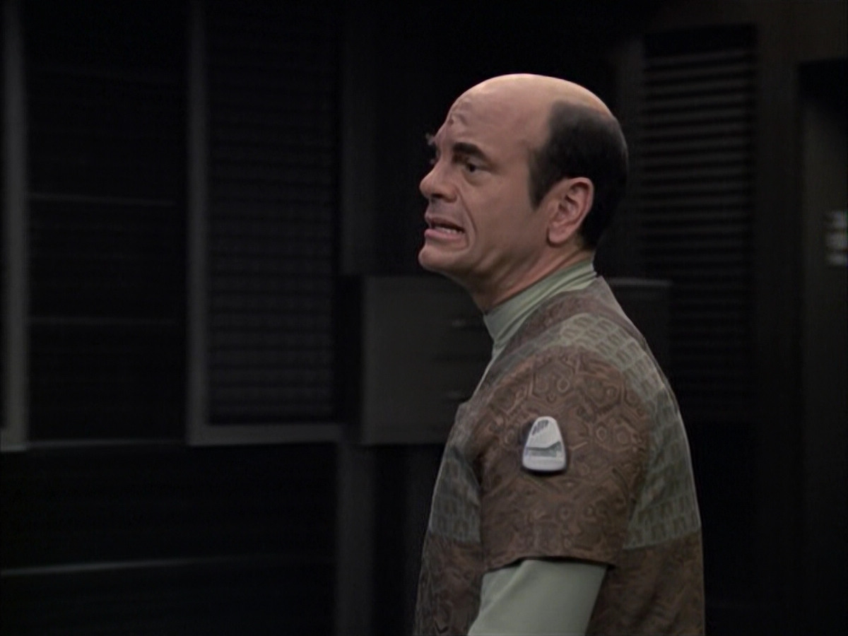 extant_StarTrek_VOY_6x12-BlinkOfAnEye_02051.jpg