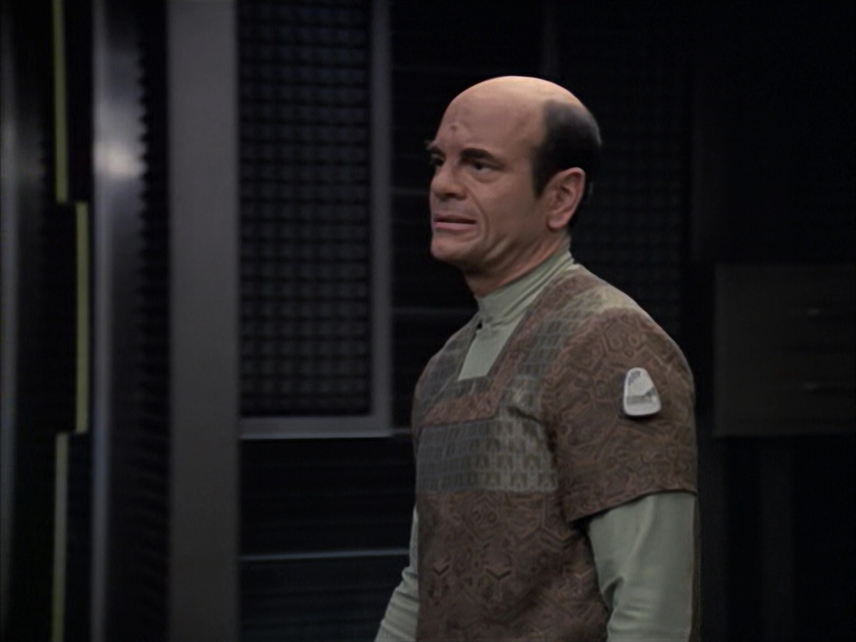 extant_StarTrek_VOY_6x12-BlinkOfAnEye_02052.jpg