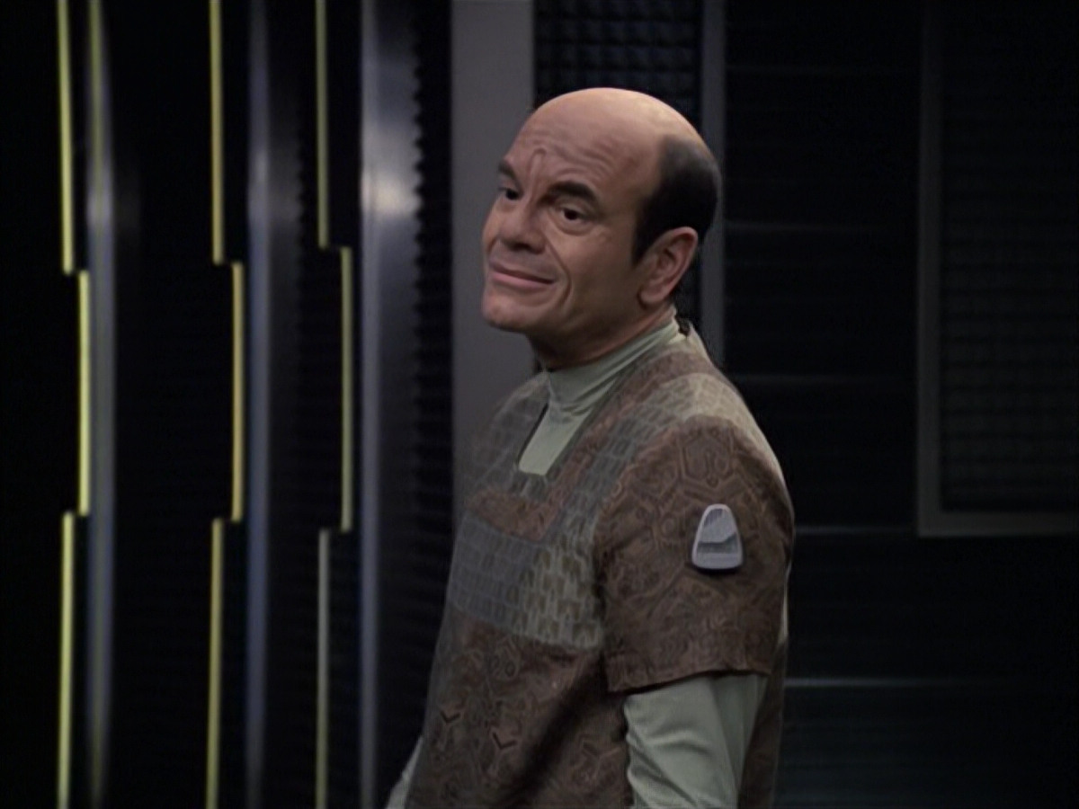 extant_StarTrek_VOY_6x12-BlinkOfAnEye_02053.jpg