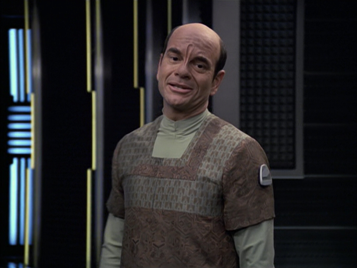 extant_StarTrek_VOY_6x12-BlinkOfAnEye_02054.jpg