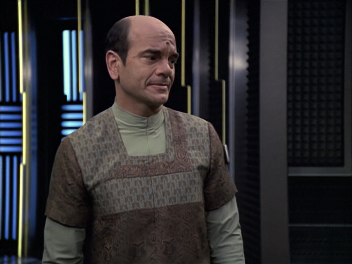 extant_StarTrek_VOY_6x12-BlinkOfAnEye_02055.jpg