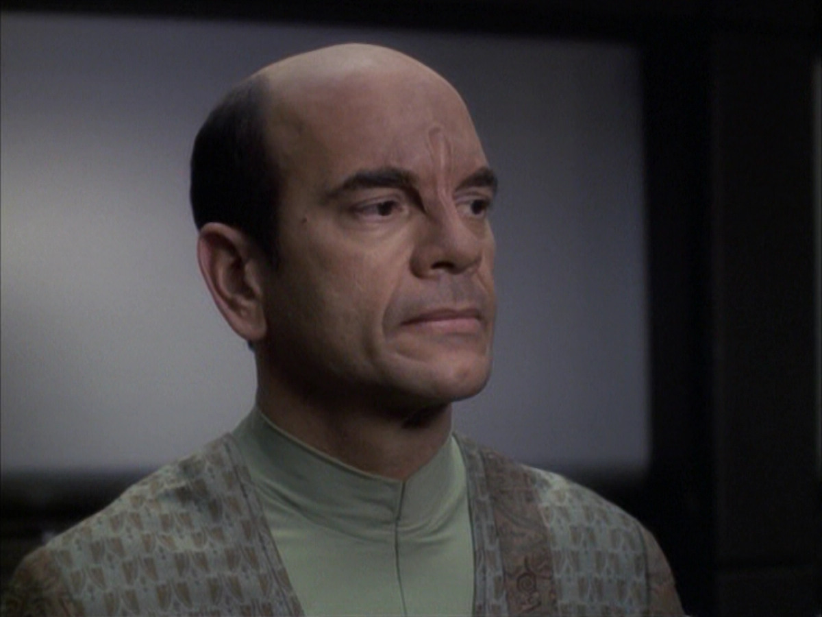 extant_StarTrek_VOY_6x12-BlinkOfAnEye_02101.jpg