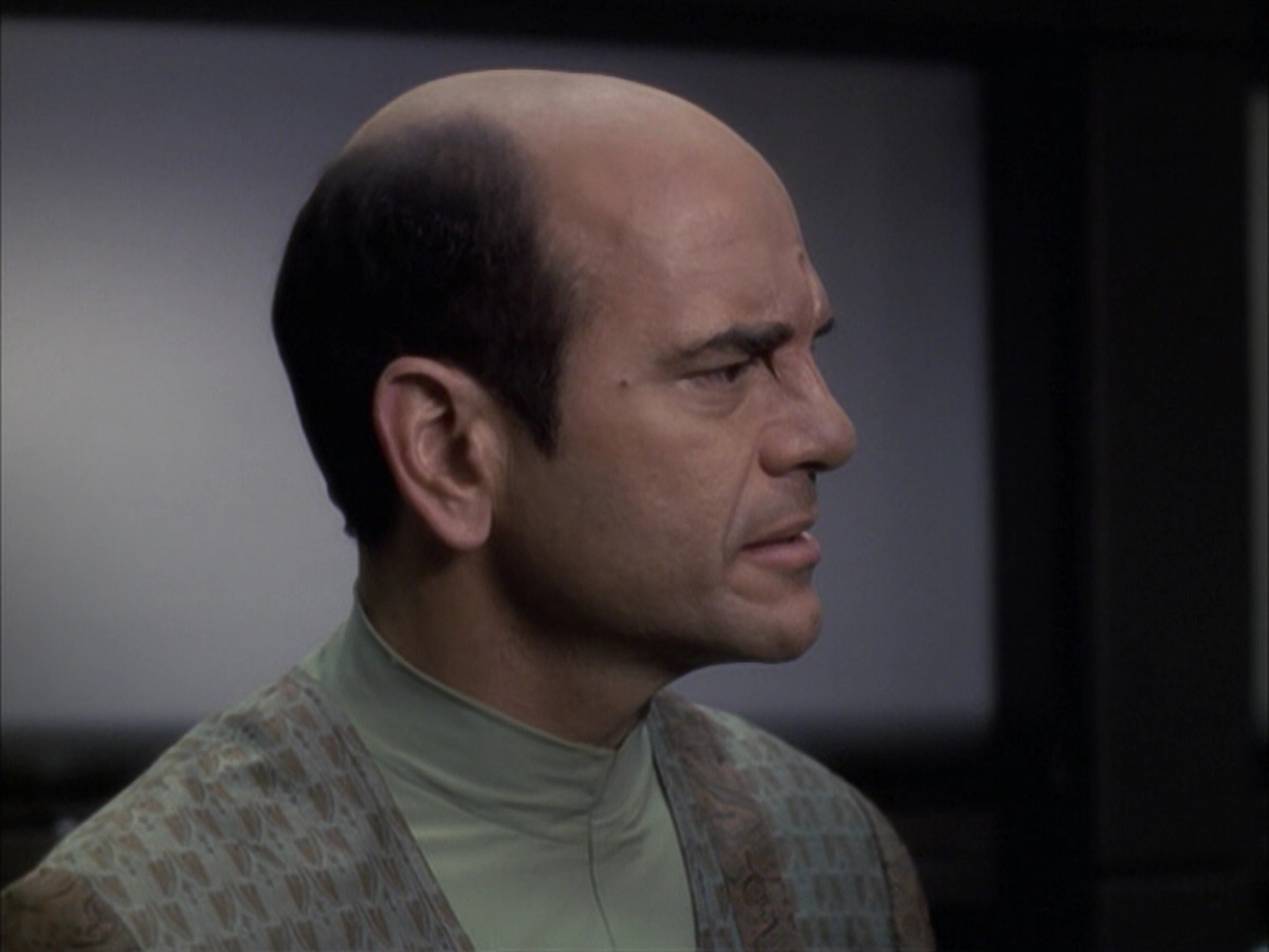 extant_StarTrek_VOY_6x12-BlinkOfAnEye_02103.jpg