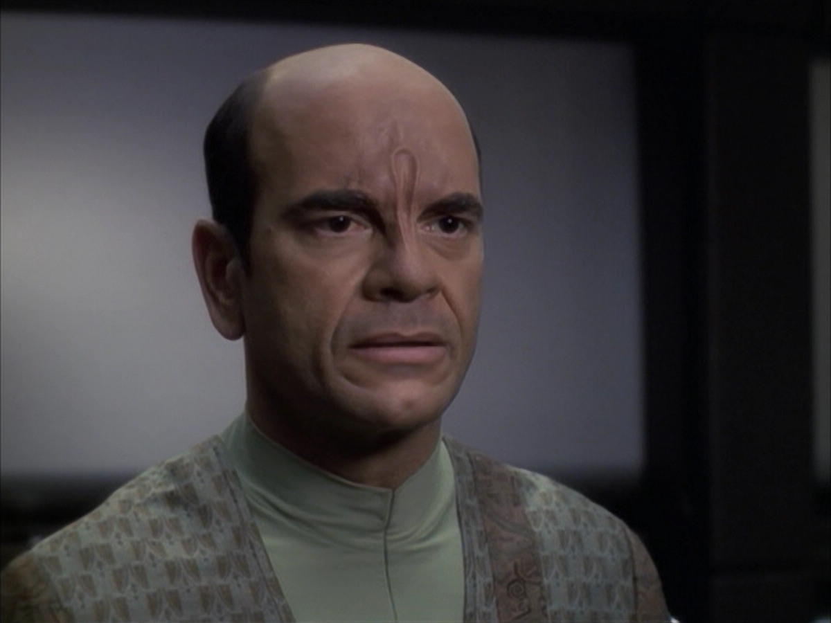 extant_StarTrek_VOY_6x12-BlinkOfAnEye_02108.jpg