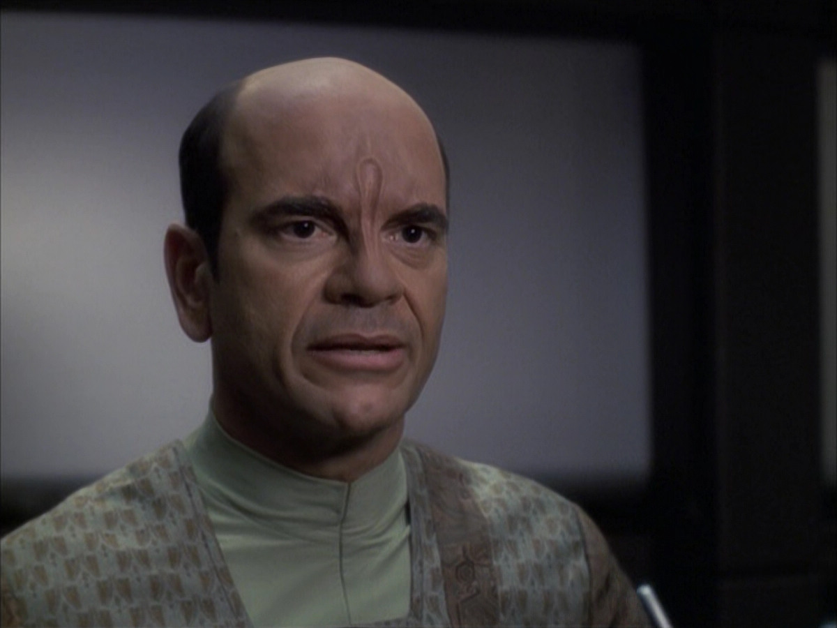 extant_StarTrek_VOY_6x12-BlinkOfAnEye_02112.jpg
