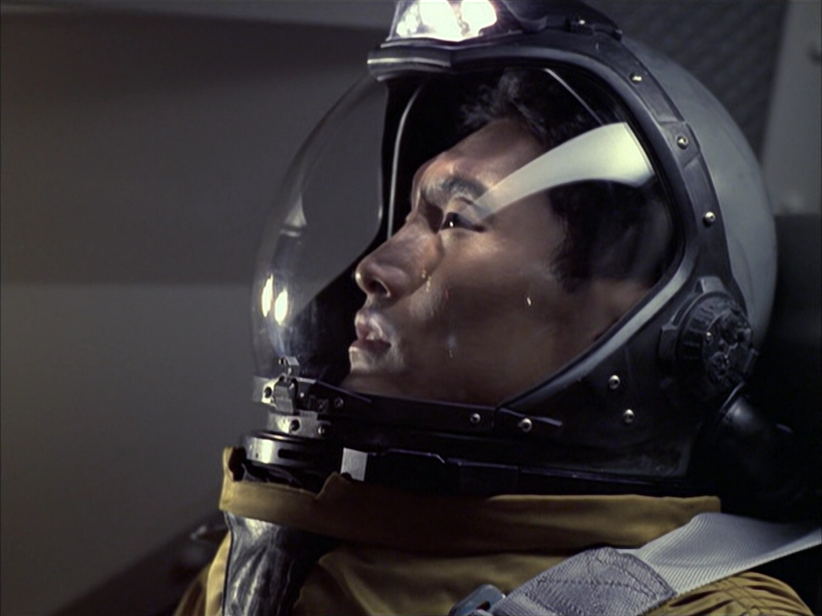 extant_StarTrek_VOY_6x12-BlinkOfAnEye_02310.jpg