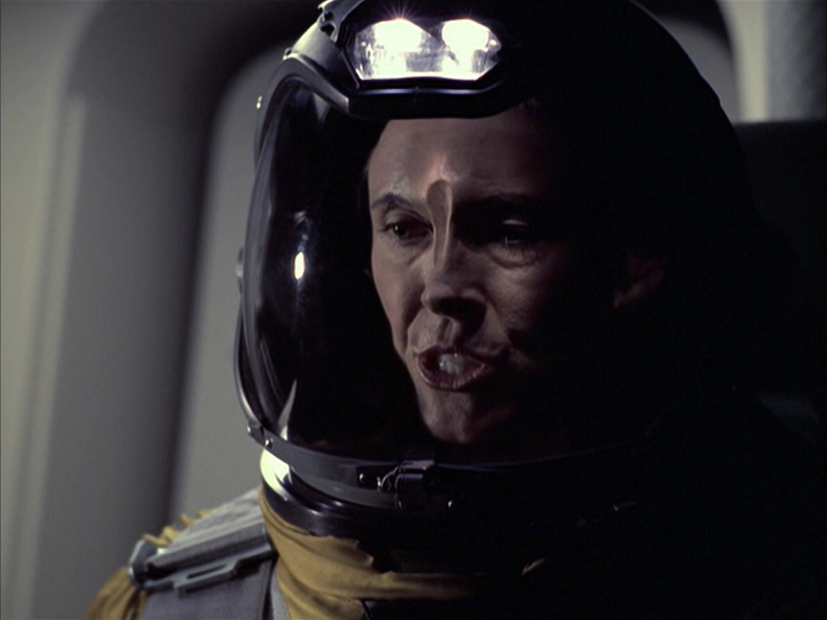 extant_StarTrek_VOY_6x12-BlinkOfAnEye_02312.jpg