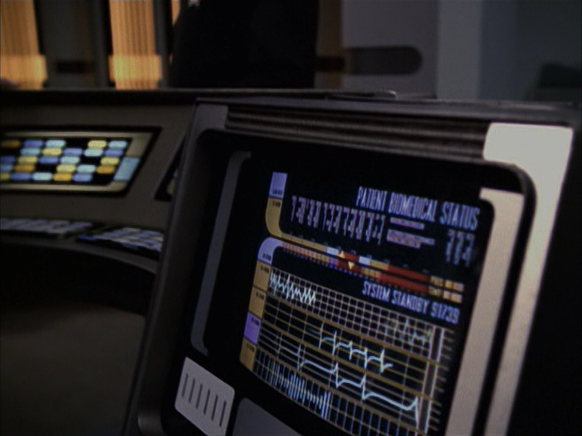 extant_StarTrek_VOY_6x12-BlinkOfAnEye_02707.jpg