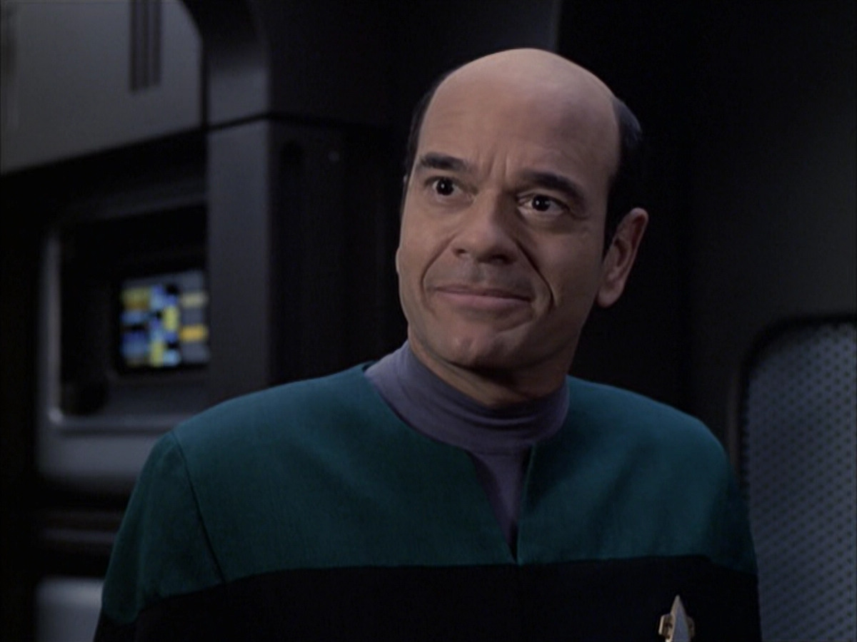 extant_StarTrek_VOY_6x12-BlinkOfAnEye_03322.jpg