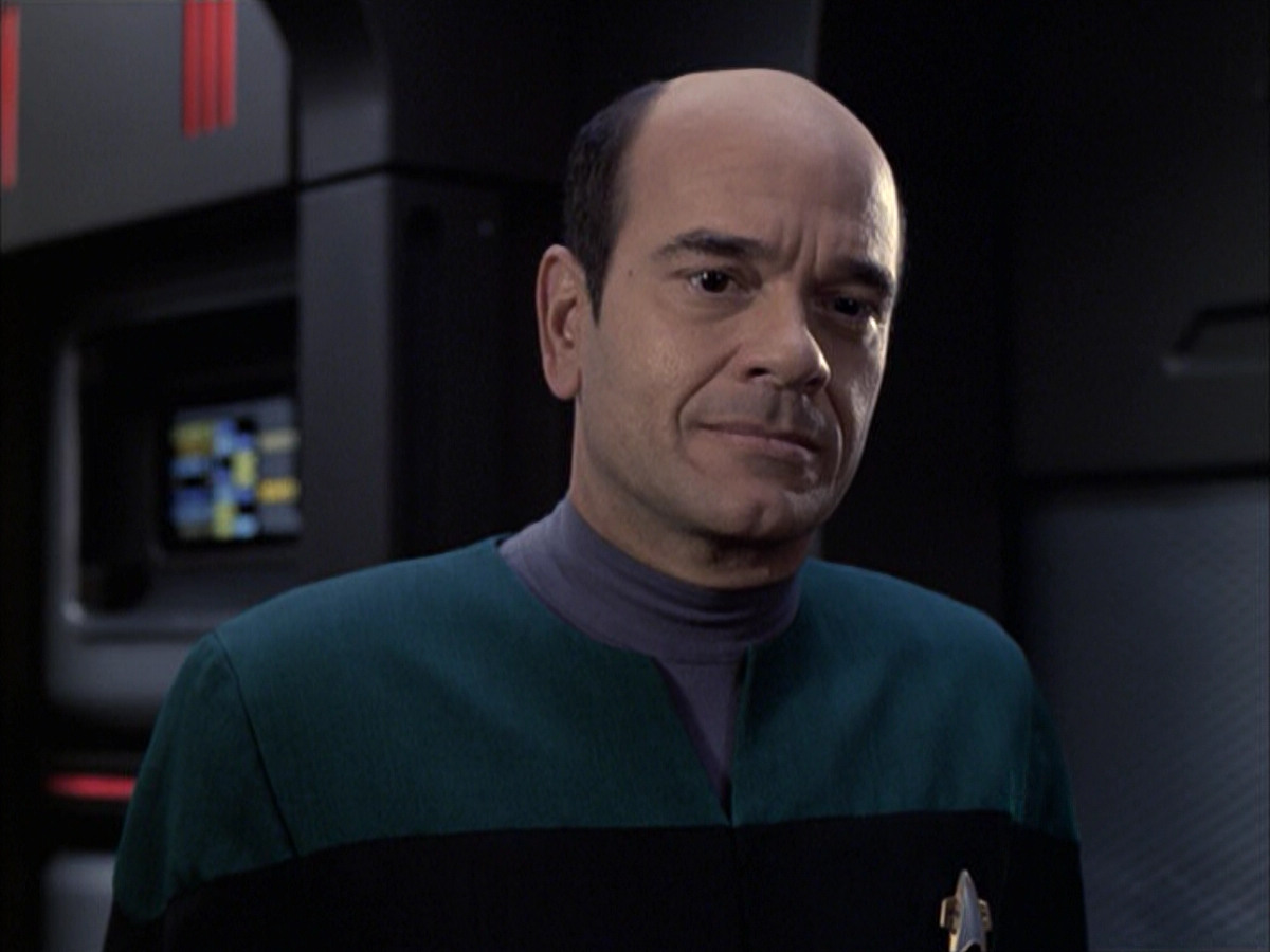 extant_StarTrek_VOY_6x12-BlinkOfAnEye_03338.jpg
