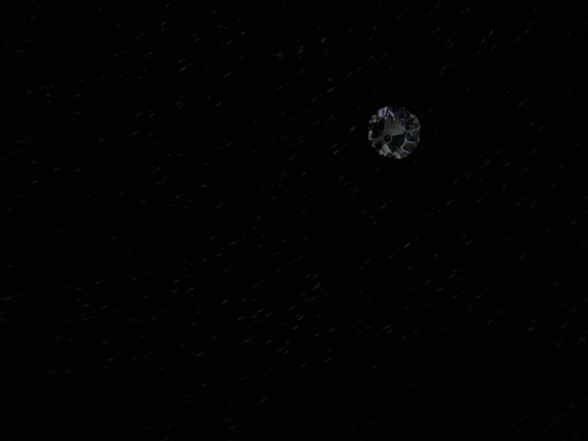 extant_StarTrek_VOY_6x12-BlinkOfAnEye_03342.jpg