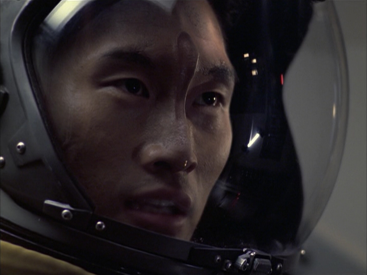 extant_StarTrek_VOY_6x12-BlinkOfAnEye_03389.jpg