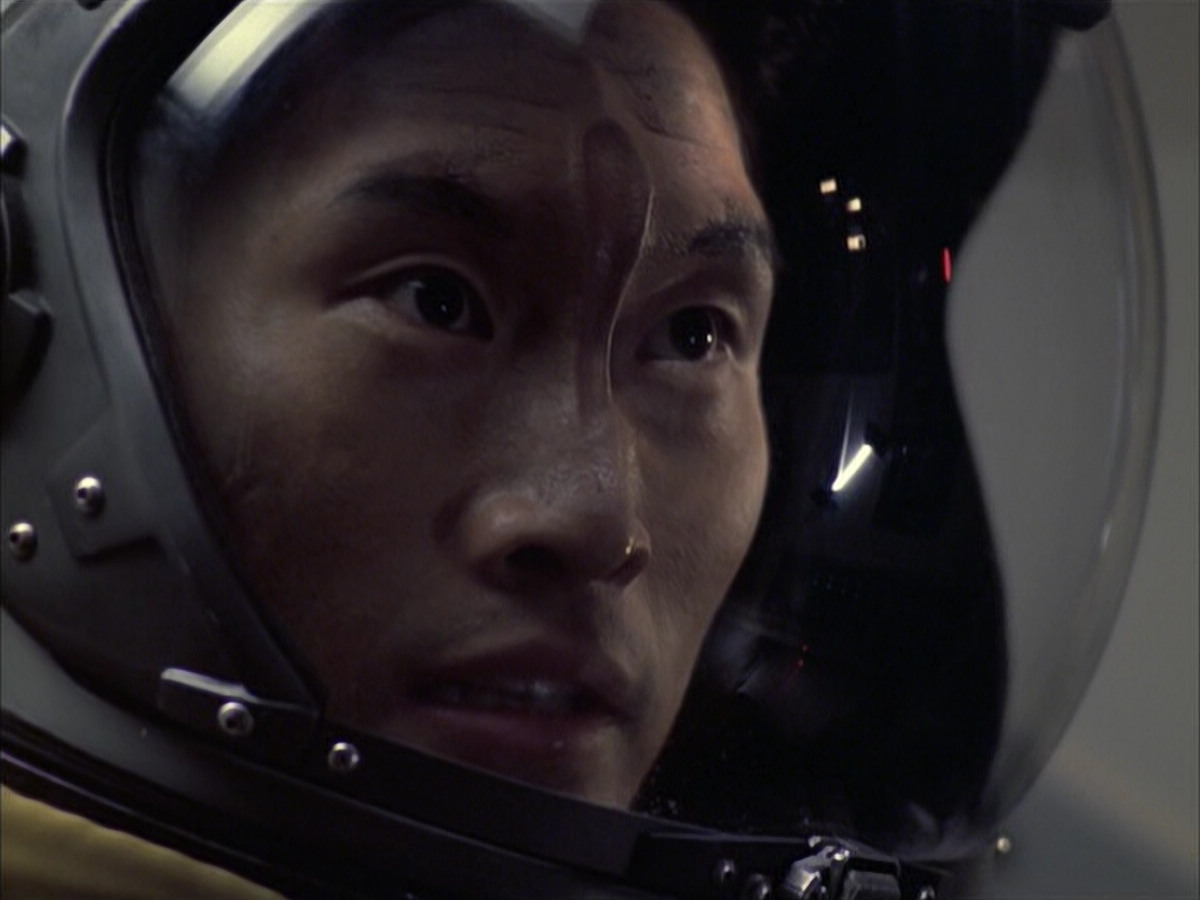 extant_StarTrek_VOY_6x12-BlinkOfAnEye_03403.jpg