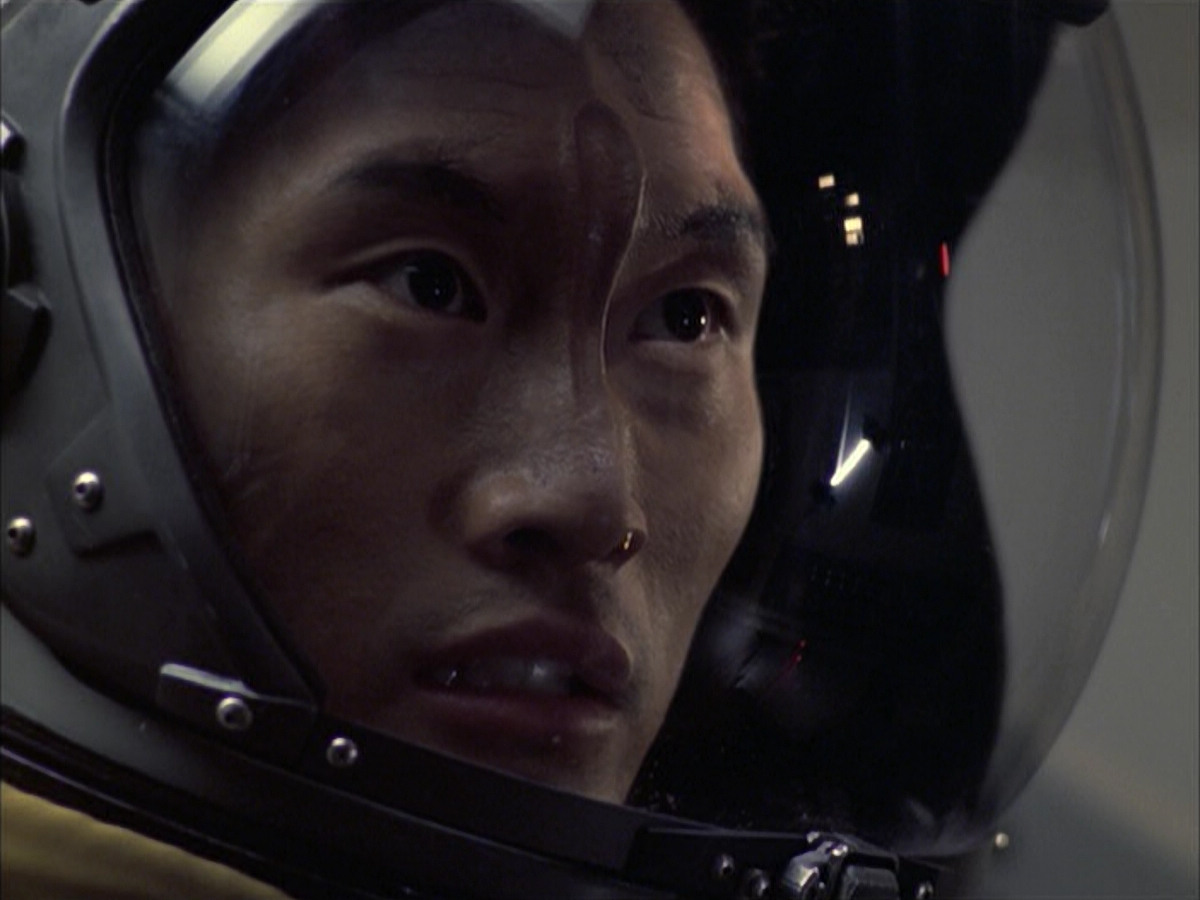 extant_StarTrek_VOY_6x12-BlinkOfAnEye_03406.jpg