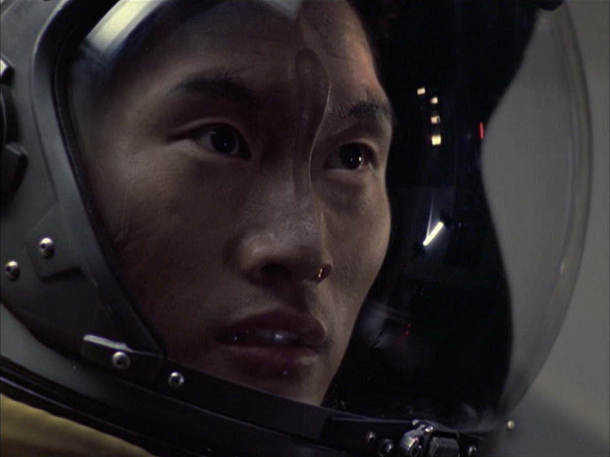 extant_StarTrek_VOY_6x12-BlinkOfAnEye_03407.jpg