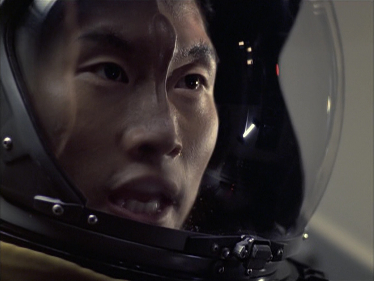 extant_StarTrek_VOY_6x12-BlinkOfAnEye_03417.jpg