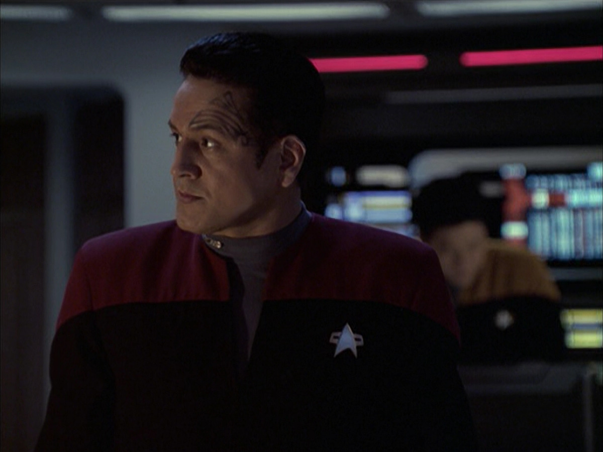 extant_StarTrek_VOY_6x12-BlinkOfAnEye_03462.jpg