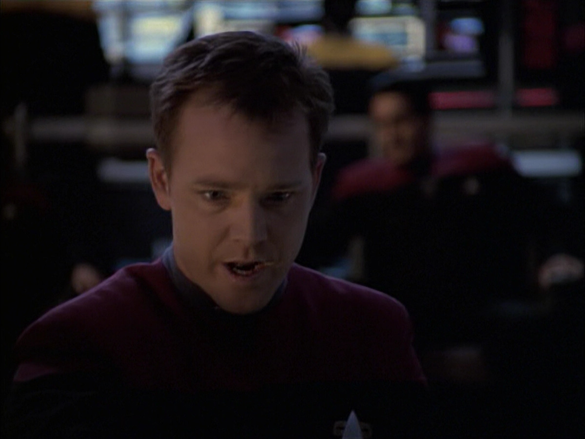 extant_StarTrek_VOY_6x12-BlinkOfAnEye_03503.jpg