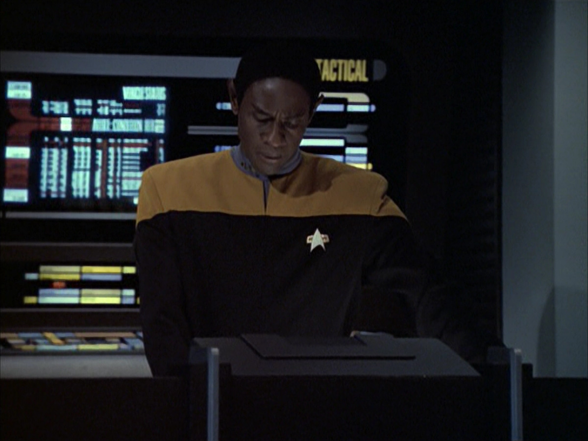 extant_StarTrek_VOY_6x12-BlinkOfAnEye_03527.jpg