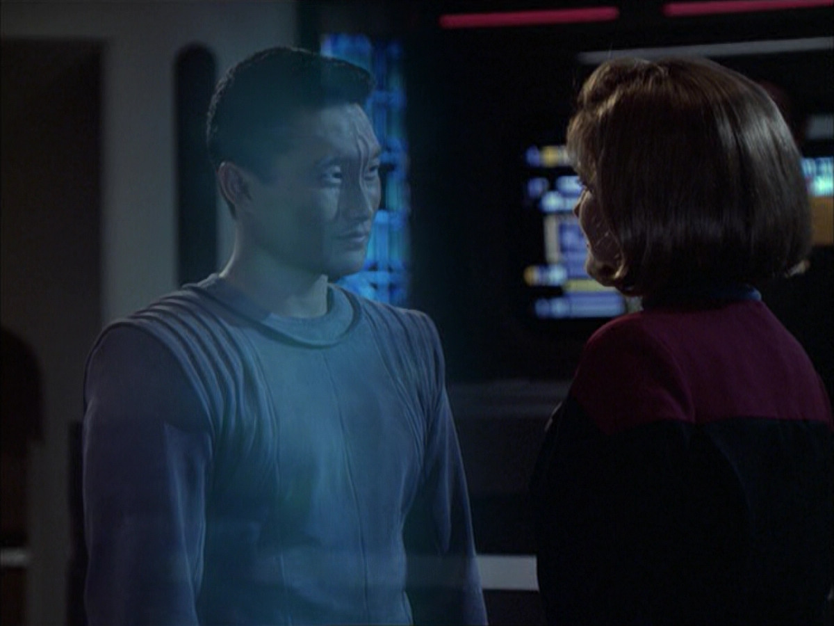 extant_StarTrek_VOY_6x12-BlinkOfAnEye_03599.jpg
