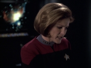 extant_StarTrek_VOY_6x12-BlinkOfAnEye_00515.jpg