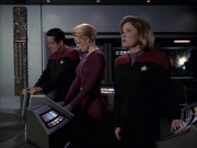 extant_StarTrek_VOY_6x12-BlinkOfAnEye_00532.jpg