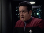 extant_StarTrek_VOY_6x12-BlinkOfAnEye_00548.jpg