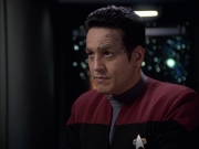 extant_StarTrek_VOY_6x12-BlinkOfAnEye_00549.jpg
