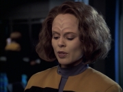 extant_StarTrek_VOY_6x12-BlinkOfAnEye_00647.jpg