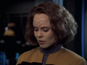 extant_StarTrek_VOY_6x12-BlinkOfAnEye_00650.jpg