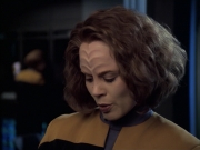 extant_StarTrek_VOY_6x12-BlinkOfAnEye_00660.jpg