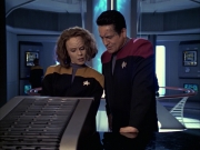 extant_StarTrek_VOY_6x12-BlinkOfAnEye_00663.jpg