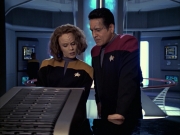 extant_StarTrek_VOY_6x12-BlinkOfAnEye_00665.jpg