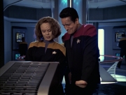 extant_StarTrek_VOY_6x12-BlinkOfAnEye_00671.jpg