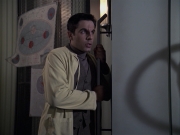 extant_StarTrek_VOY_6x12-BlinkOfAnEye_01325.jpg