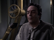 extant_StarTrek_VOY_6x12-BlinkOfAnEye_01354.jpg