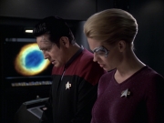 extant_StarTrek_VOY_6x12-BlinkOfAnEye_01433.jpg