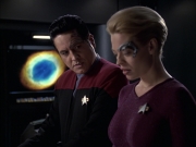 extant_StarTrek_VOY_6x12-BlinkOfAnEye_01441.jpg