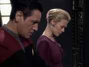 extant_StarTrek_VOY_6x12-BlinkOfAnEye_01444.jpg