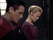 extant_StarTrek_VOY_6x12-BlinkOfAnEye_01458.jpg