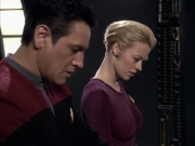 extant_StarTrek_VOY_6x12-BlinkOfAnEye_01459.jpg