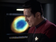 extant_StarTrek_VOY_6x12-BlinkOfAnEye_01468.jpg