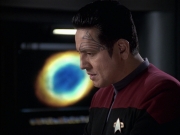extant_StarTrek_VOY_6x12-BlinkOfAnEye_01470.jpg