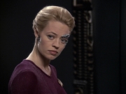 extant_StarTrek_VOY_6x12-BlinkOfAnEye_01480.jpg